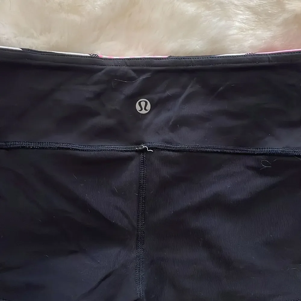 Lululemon Boogie Short Reversible Black Quilt Pink bootie Aztec Stripe s…